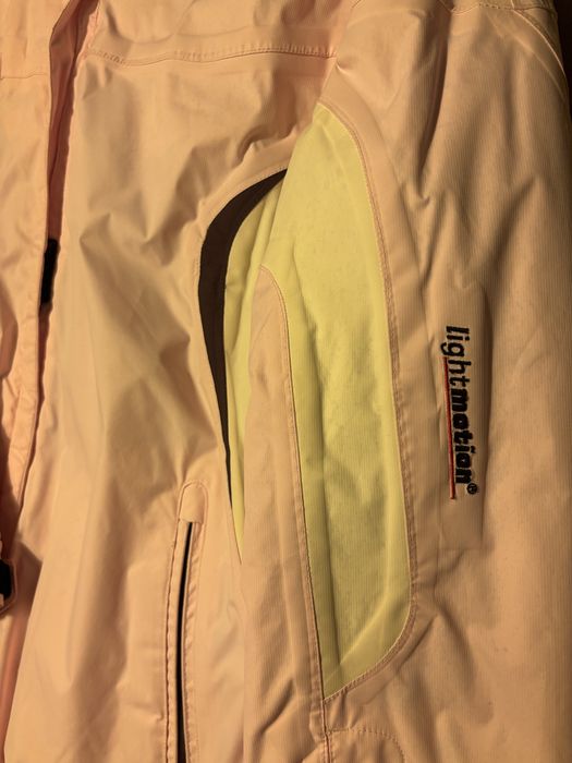 Дамско розово яке с качулка