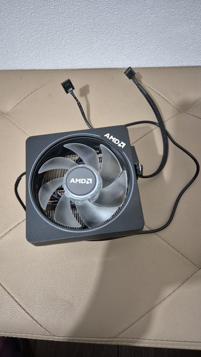 Cooler CPU AMD Wraith Prism RGB