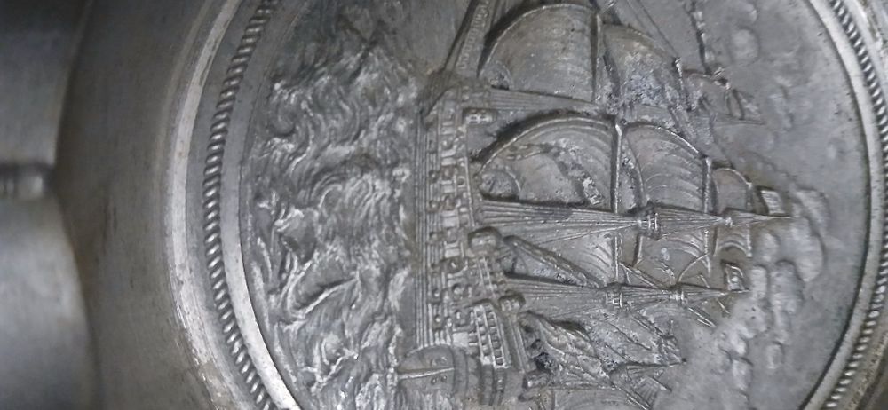 Пепелник,метален,кораб