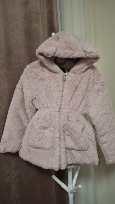 Яке за момиче 7г. 130см.