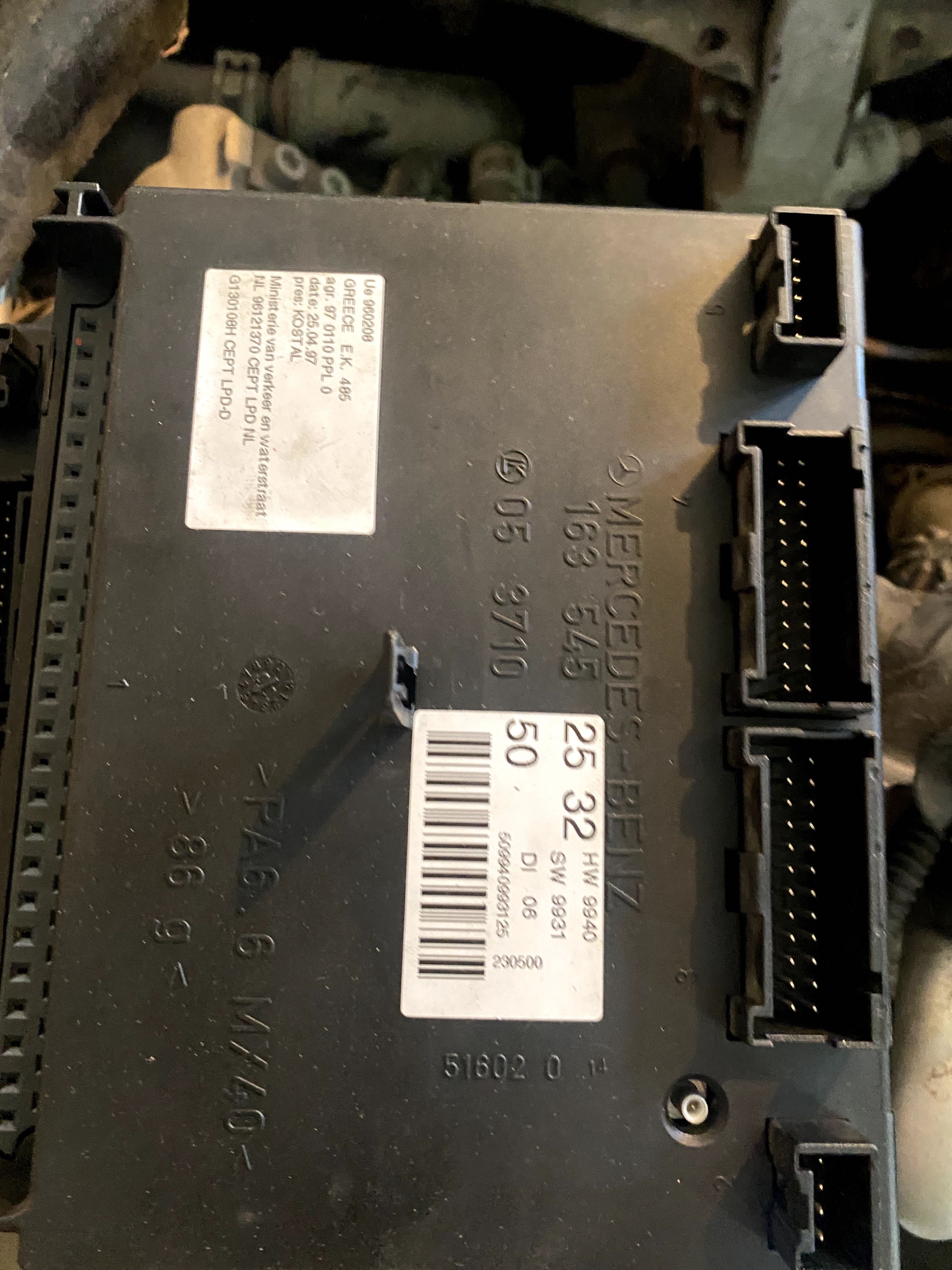Части Mercedes ML w163 - помпa, модули и др