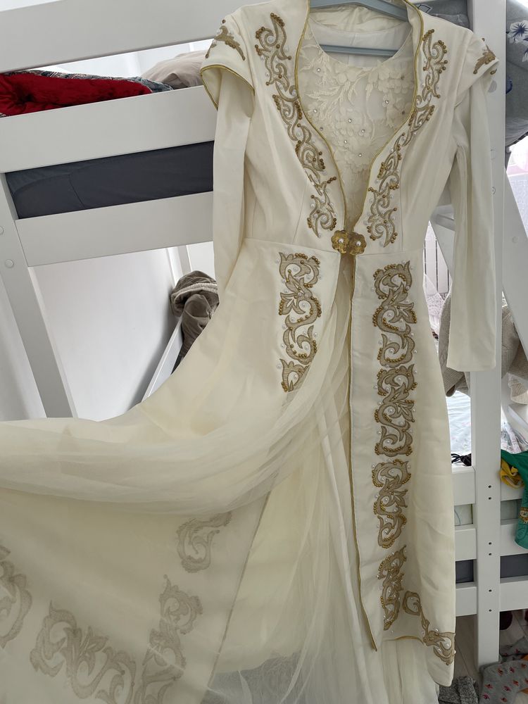 Срочно продам национальное платье узату казахское