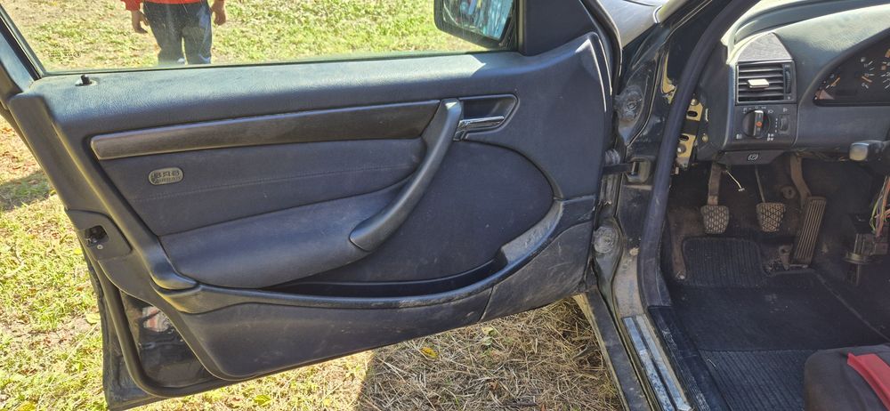 Mercede w202 pentru piese sau dezmembrat, mercedes 2,2 diesel