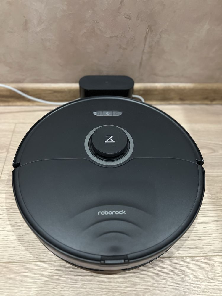 Робот прахосмукачка и моп Roborock S8