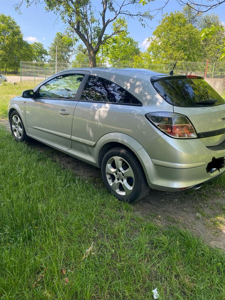 Opel astra h gtc