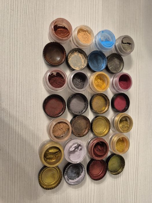 Продам тени  рассыпчатые тени для век Sigil Inspired от Tammy Tanuka.