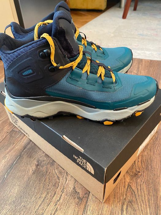 Продавам The north face 38