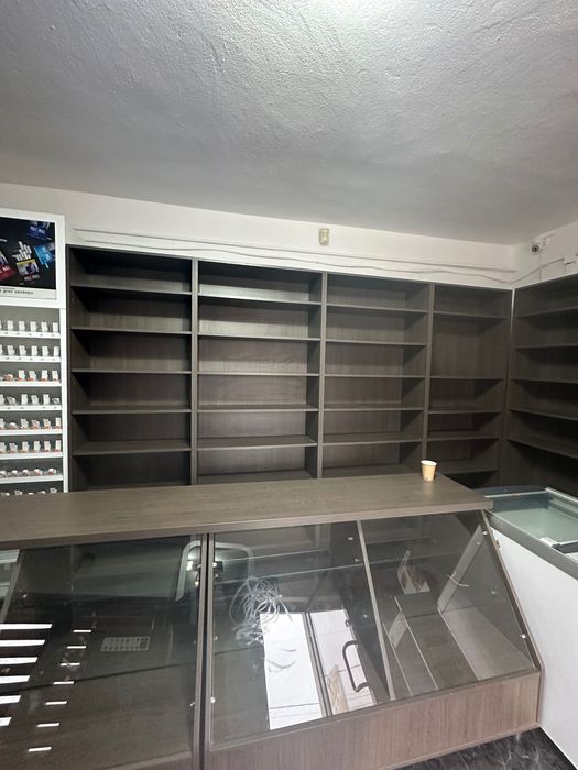 Vând mobilier făcut la comandă