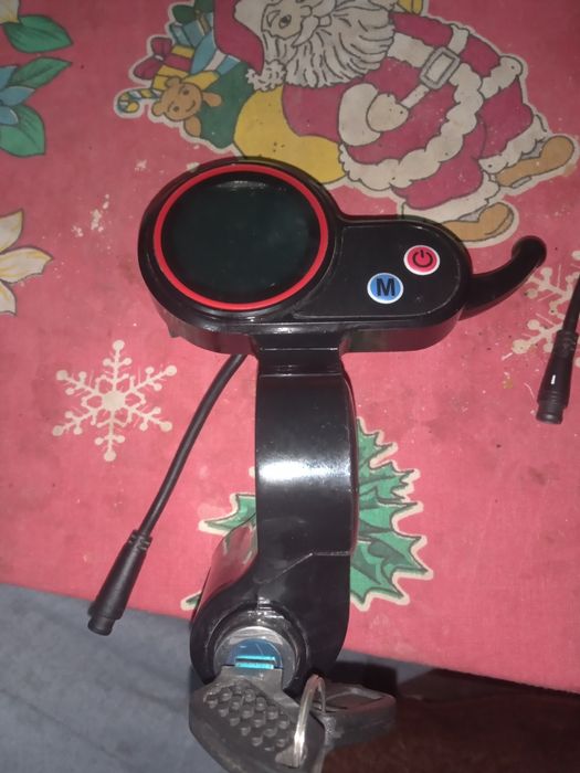 ! Vând piese de trotinetă electrică!