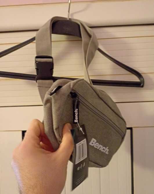 Чисто нова оригинална чантичка Bench