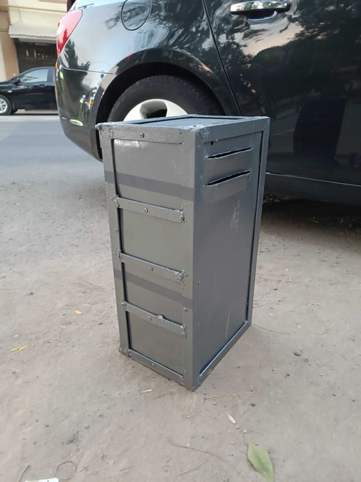 Железный ящик, вес 15 кг, можно использовать под сейф