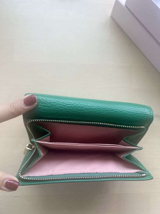 Дамски кожен портфейл COCCINELLE