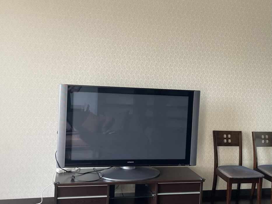 Телевизор hitechi и Sony