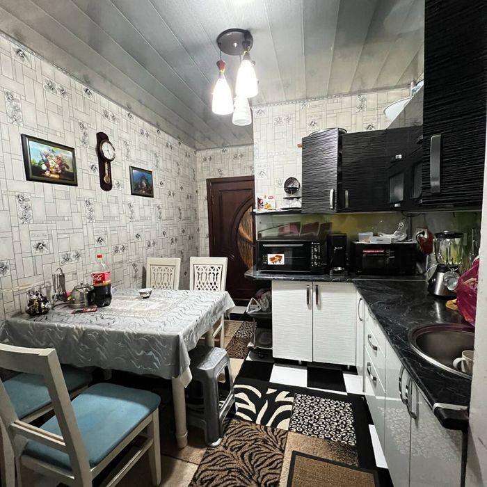 Продам квартиру мирзо улугбек район массив ялангач