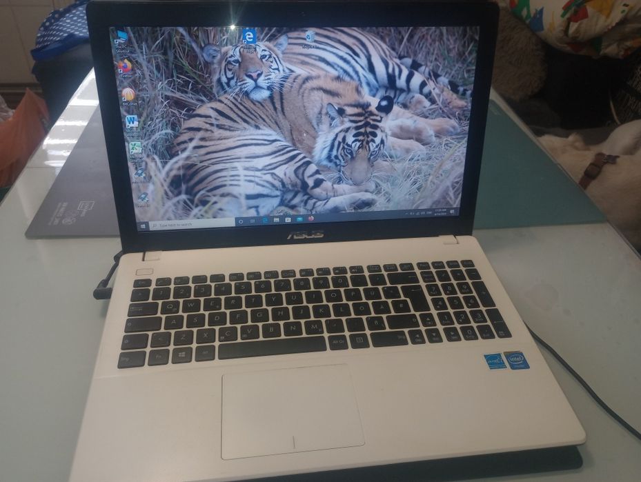 Asus 551m, 500 gb, Windows 10+Office, bun pt filme, muzică, cursuri