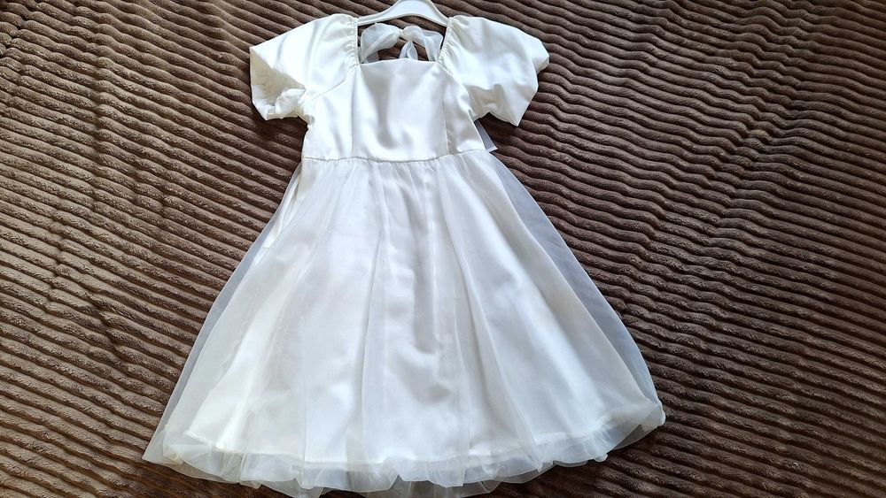 Платье на девочку бальное