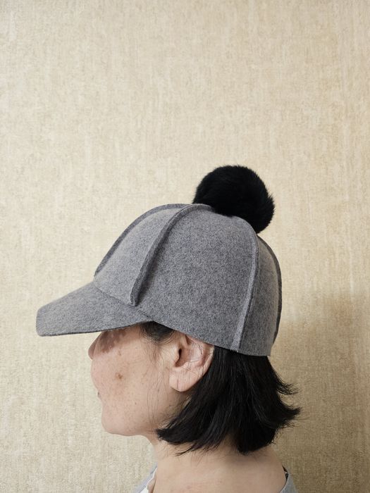 Шерстяная шапочка с козырьком, кепка