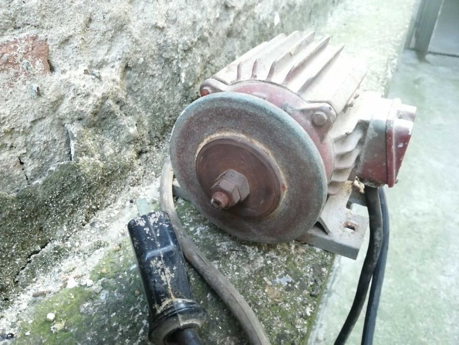 Шмиргел трифазен