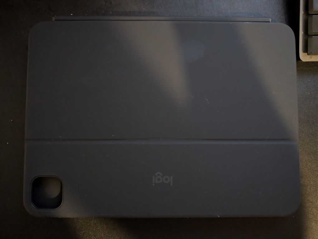 Logitech Combo touch m4 11 inch