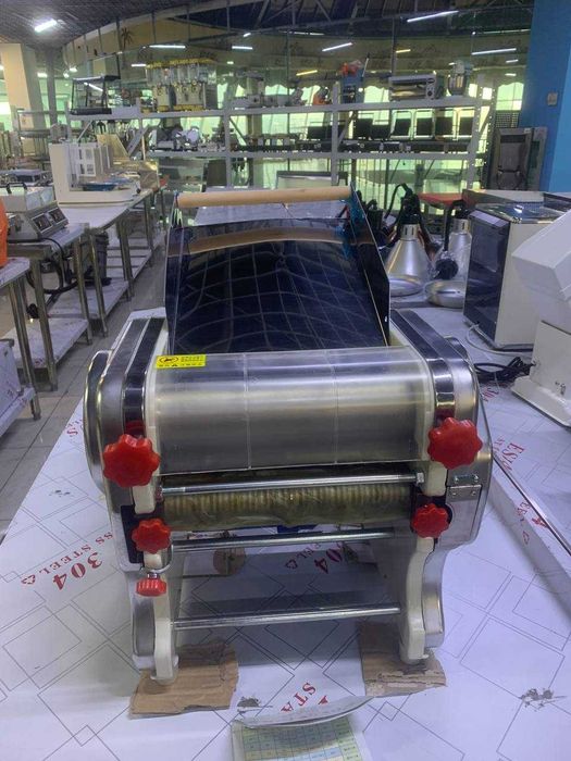 Тестораскаточная машина и лапшарезка 24 см