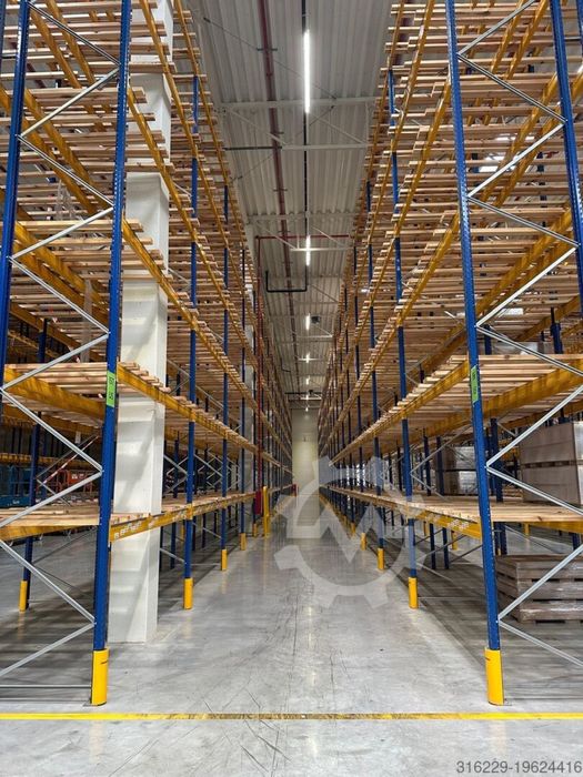 Rafturi metalice depozitare paleti