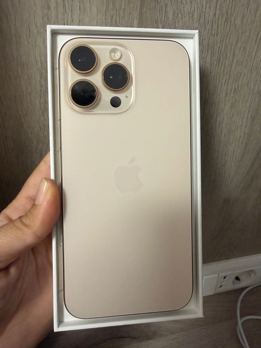 iPhone 16 Pro Max