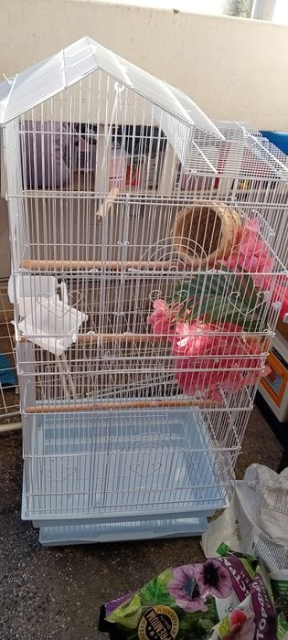 Клетка за птици малко използвана