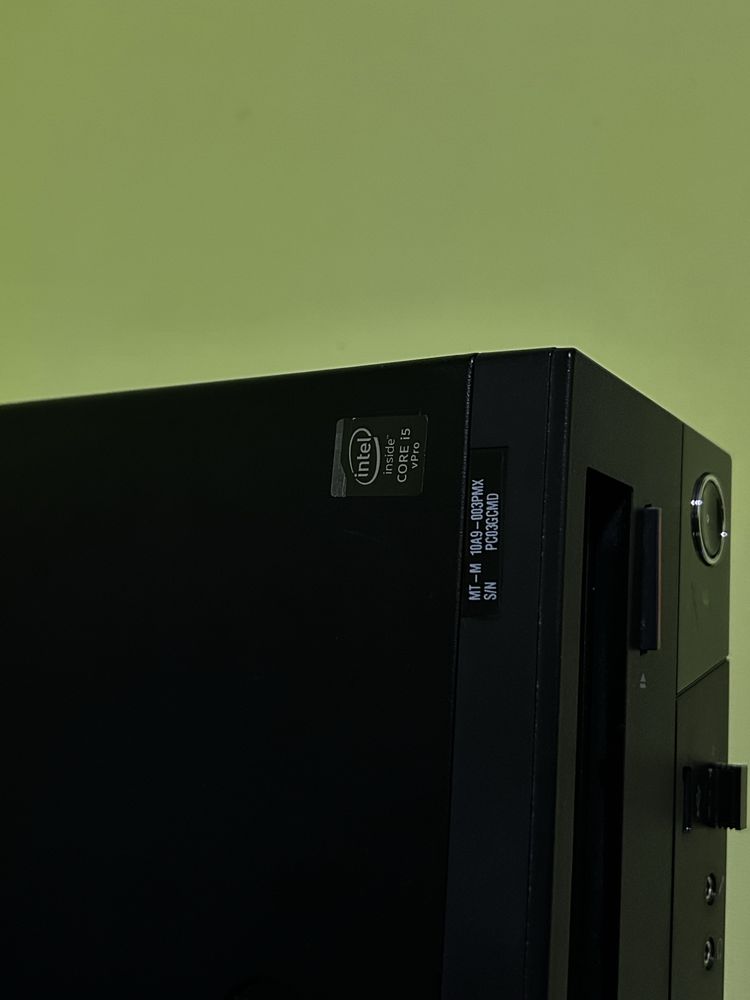 Lenovo ThinkCentre настолен компютър