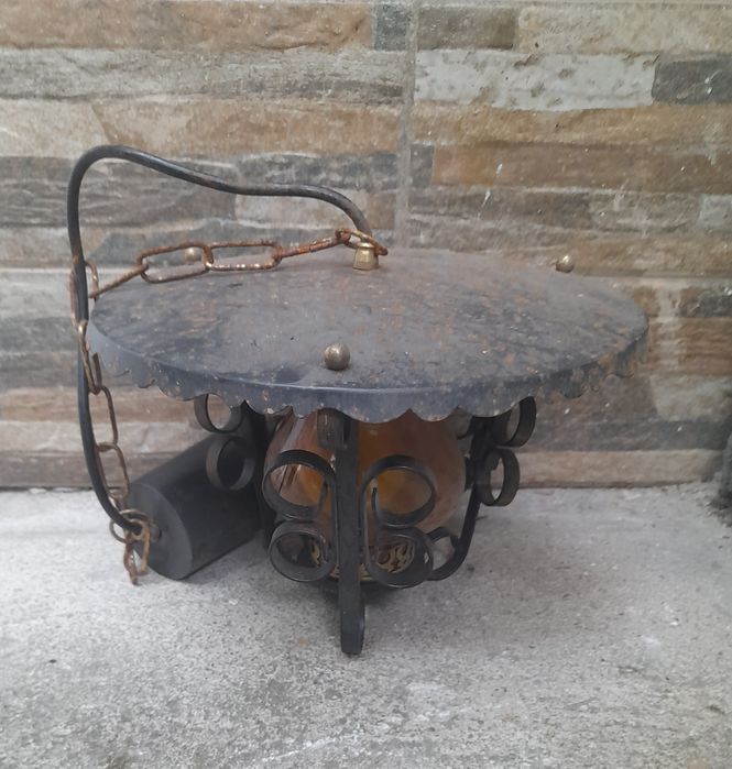 Стари предмети - украшение за механа.