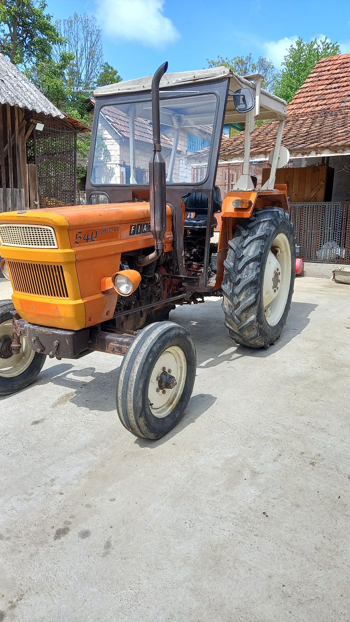 Tractor fiat 540