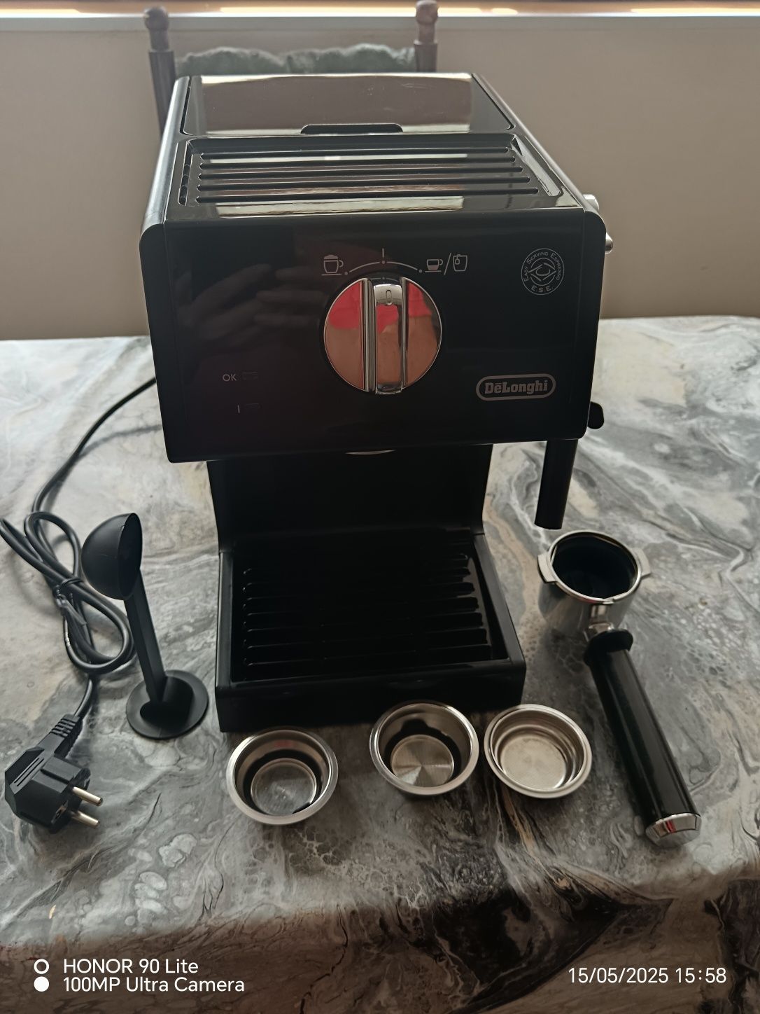 Кафе машина Delonghi