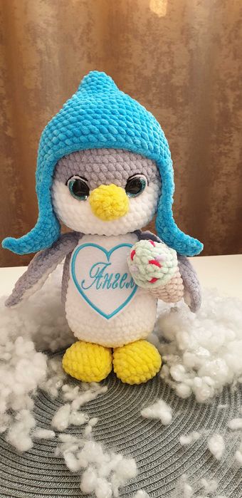 Плюшен дикоративен пингвин