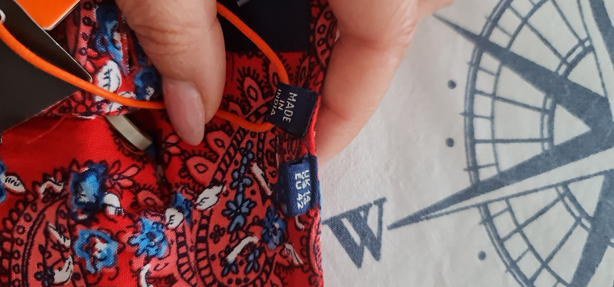 Pantaloni scurti Superdry, noi, cu eticheta