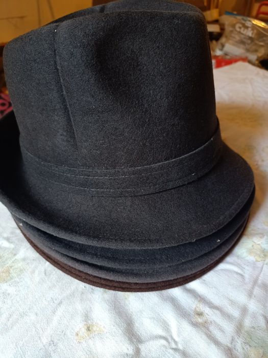 Pălării clasice și băști bărbătești