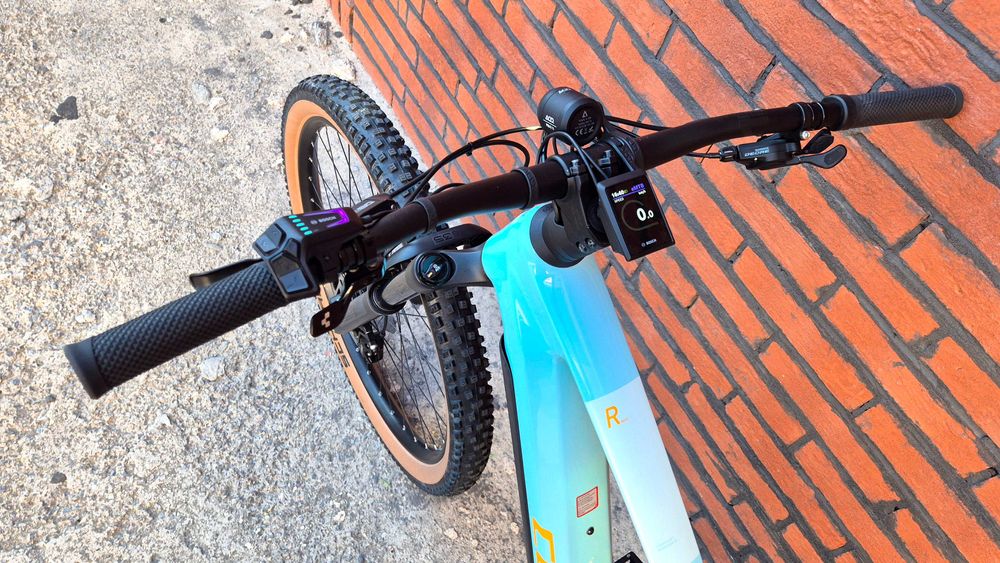 Електрически карбонов велосипед E bike CUBE STEREO 140 Race, BOSCH CX