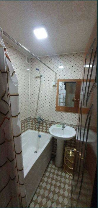 Сдается 2х комнатная квара на  3этаже Ориентир 6 микрорайон Тожмахал