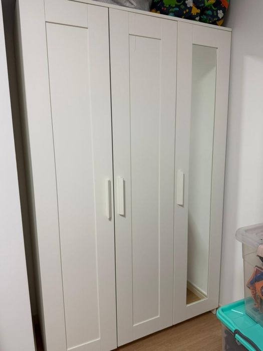 Продам срочно шкаф ikea