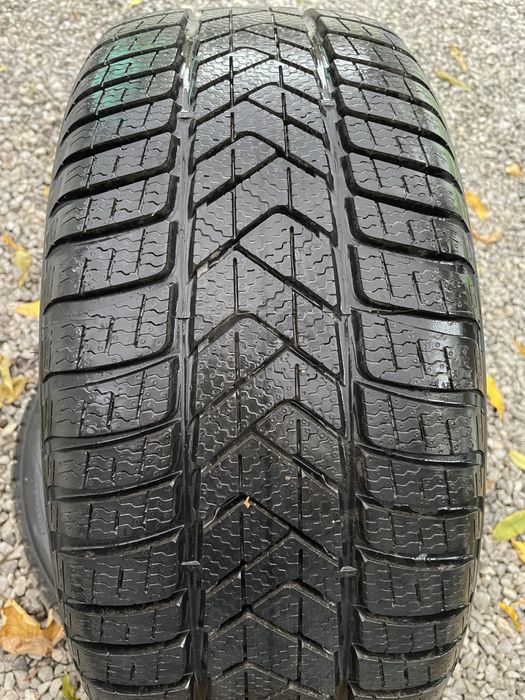 PIRELLI 235/45/18 зимни гуми