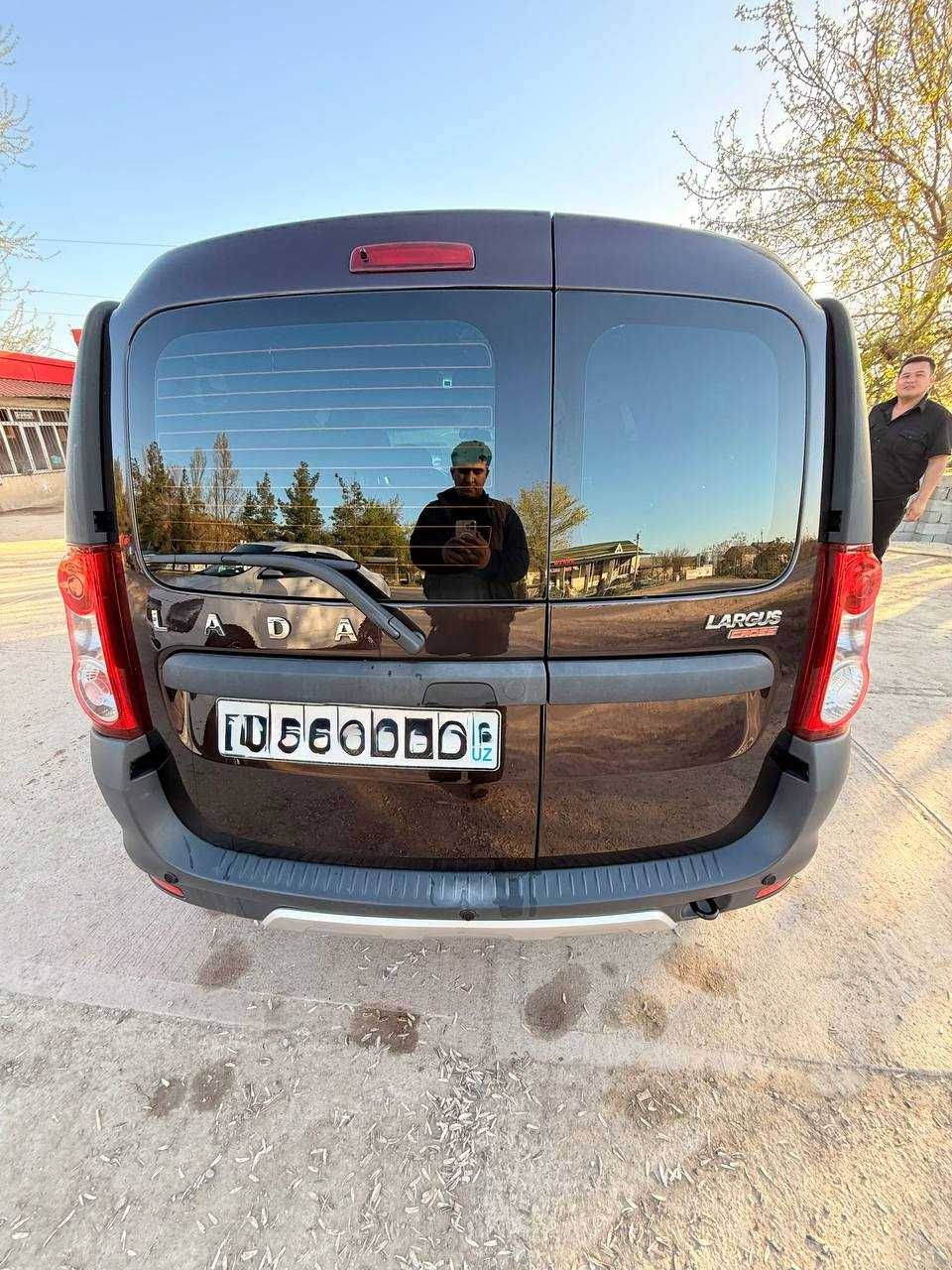 Lada largus 7 mestali