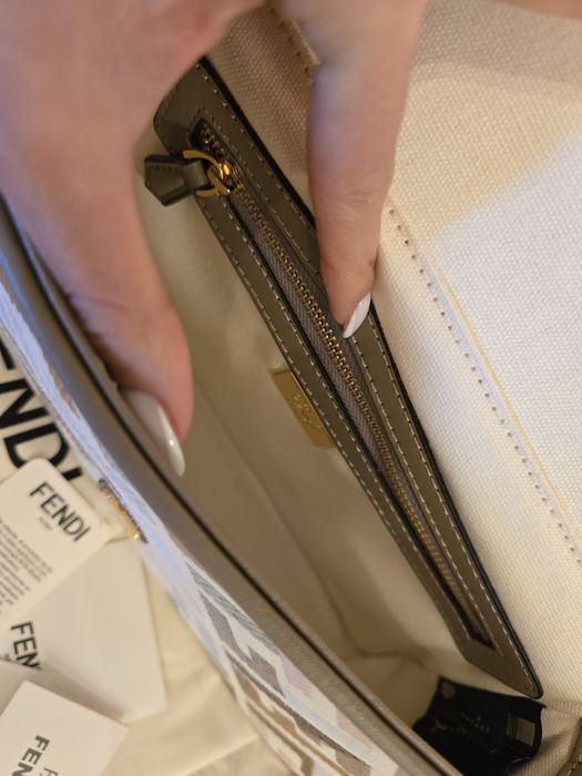 Налична чанта Fendi Baguette