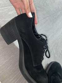 Туфли черные среднего каблука