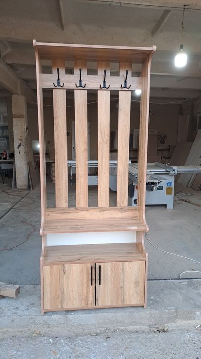 Прихожка  Размер длина 80см глубина 32см высота 1м  90см