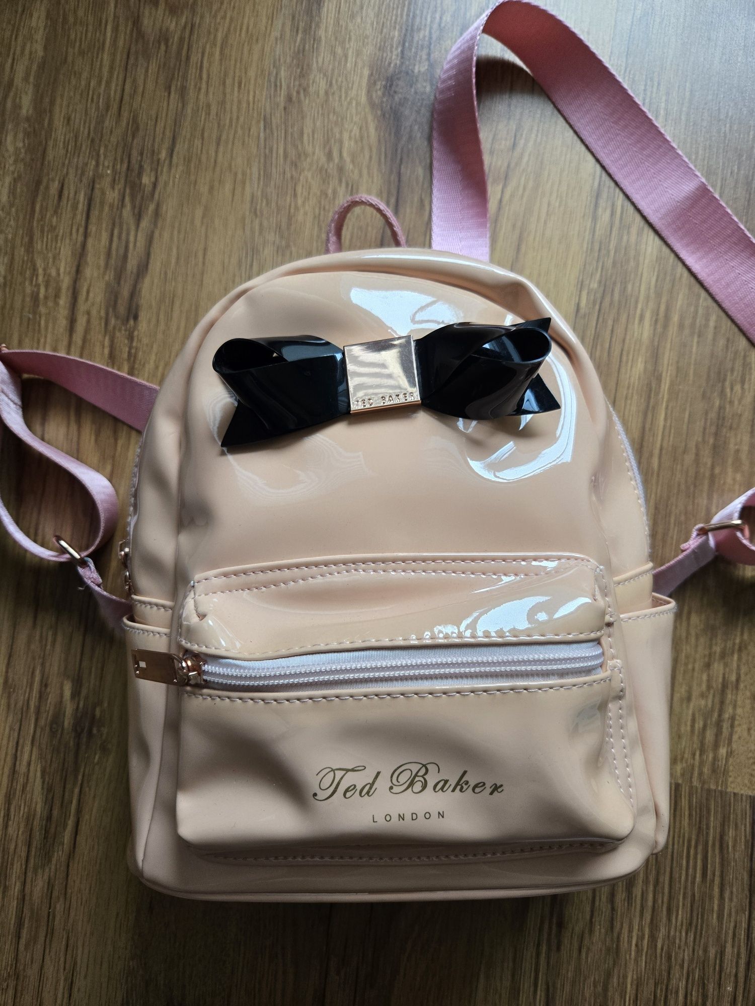 Раници Tommy Hilfiger и Ted Baker, Victoria Secret  cardholder