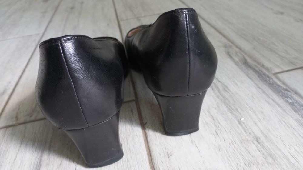 Нови обувки, кожа, набук