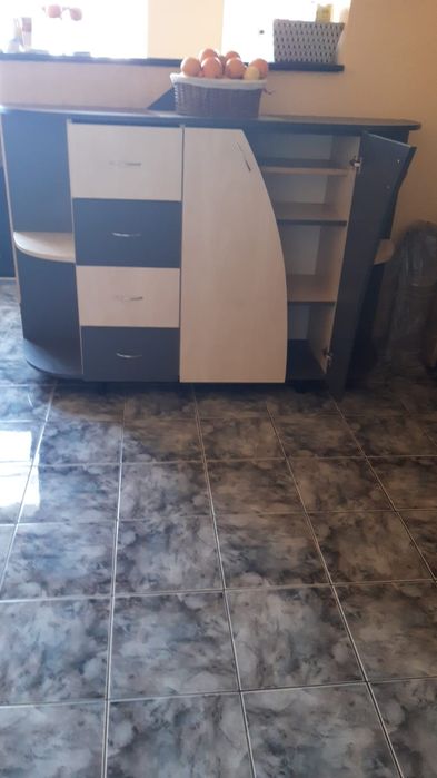 Vând 2 etajere, pal 18 mm, în stare foarte bună