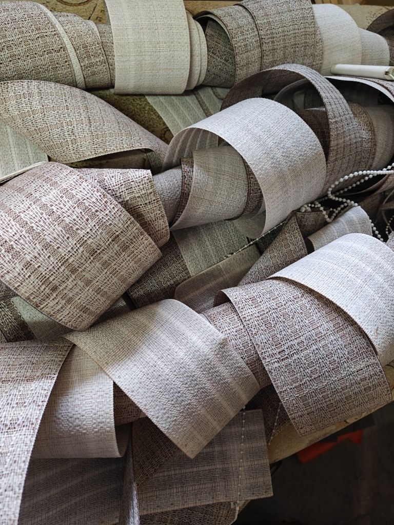 Продам жалюзи 6 шт. Состояние отличное