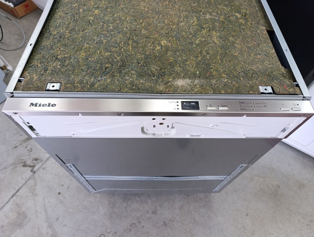 Съдомиялна Miele XXL за вграждане