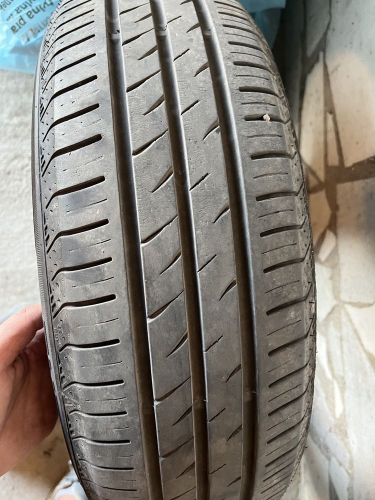 Летни гуми Roadstone 185/65R15