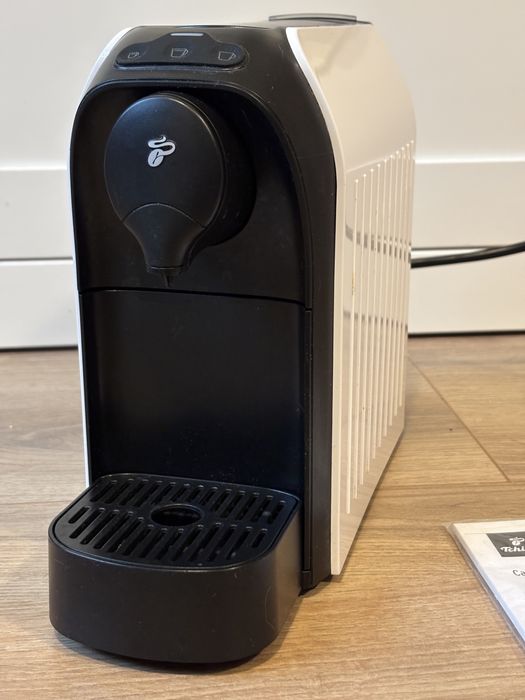 Кафемашина с капсули Tchibo Cafissimo Easy White