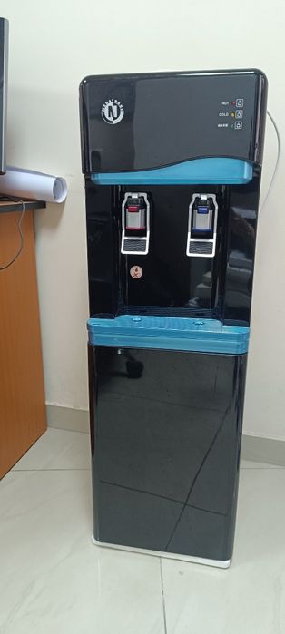 Диспенсър за вода